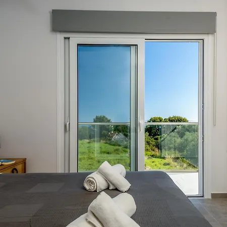 Wonderful Kefalonia - 2 Bedrooms - Solemare - Stunning Mountain Views And Private Pool - Pesada Vila Pesádha