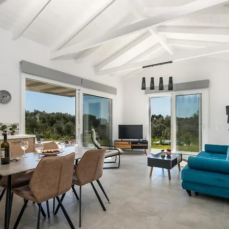 Wonderful Kefalonia - 2 Bedrooms - Solemare - Stunning Mountain Views And Private Pool - Pesada Vila Pesádha